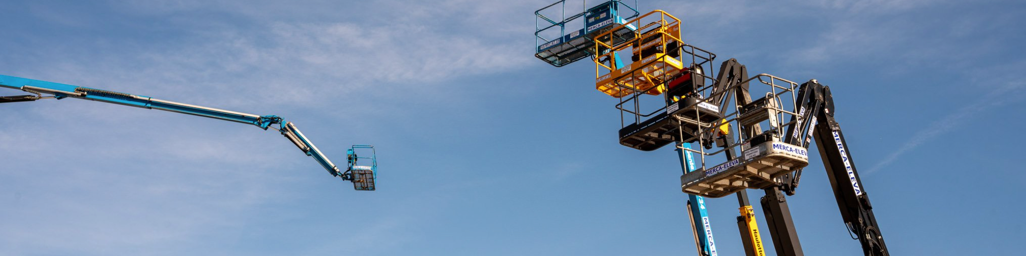 MACHINERY SALE - At MERCA-ELEVA Group we are constantly renewing our machinery park. We have different models of lifting platforms, forklifts and general machinery. Find the option that best suits your needs and we will advise you on choosing the ideal machine for you.